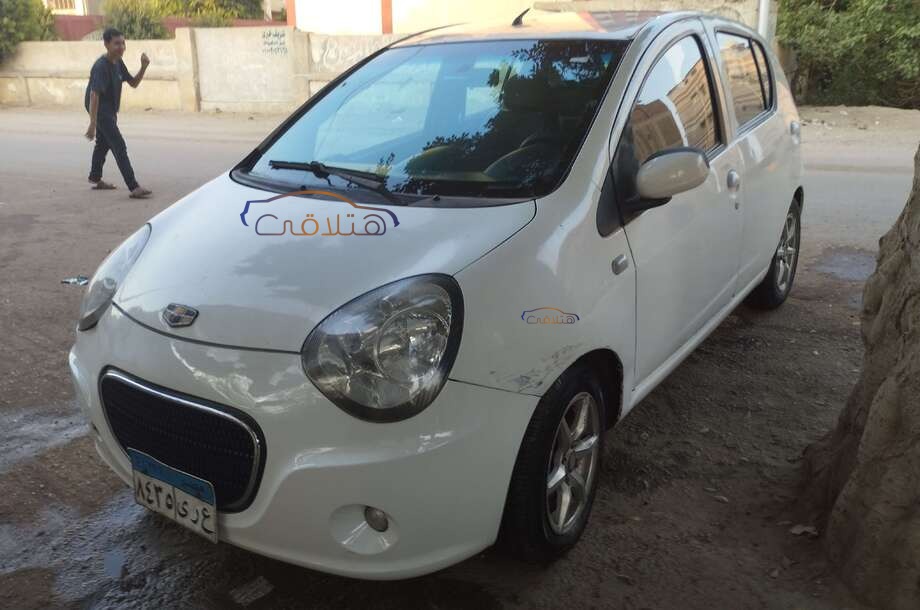 Pandino Geely أبيض