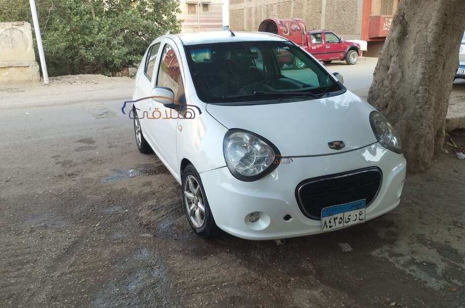 Pandino Geely أبيض