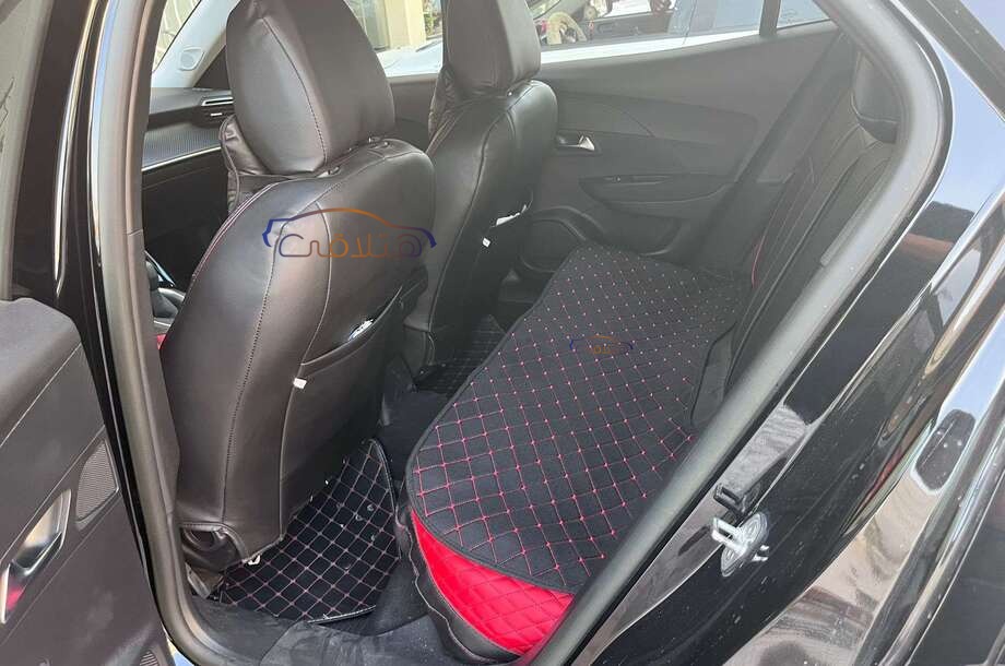 2008 Peugeot أسود