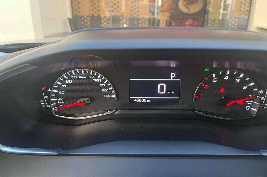 2008 Peugeot أسود