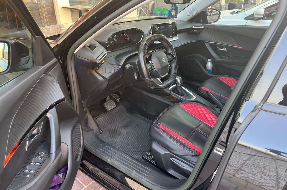 2008 Peugeot أسود