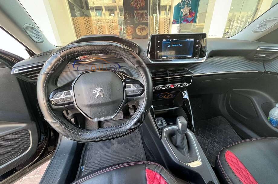 2008 Peugeot أسود