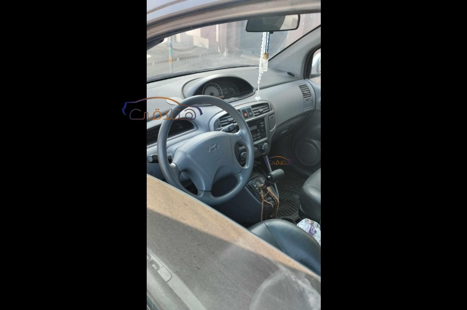 Matrix Hyundai Silver