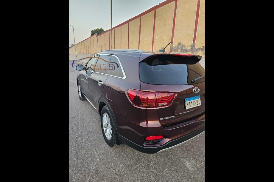 Sorento Kia Dark red