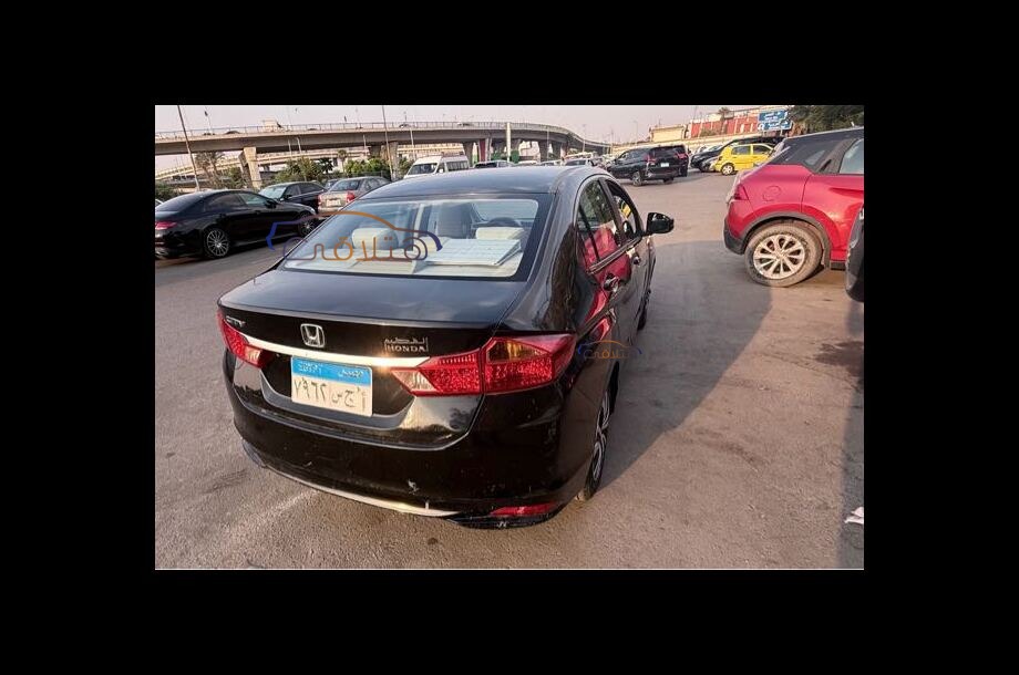 City Honda أسود