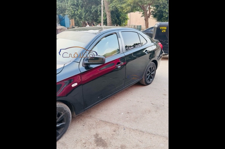 Optra Chevrolet أسود