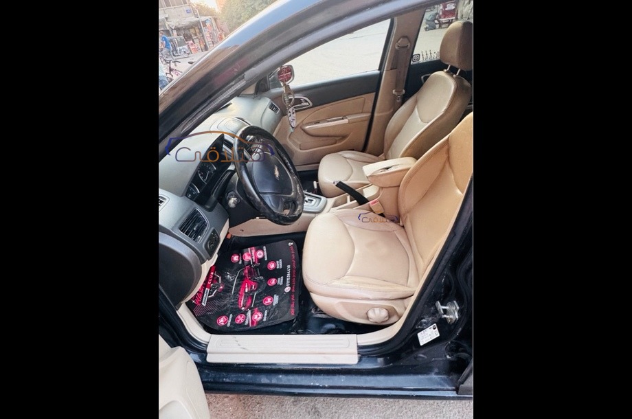 Optra Chevrolet أسود