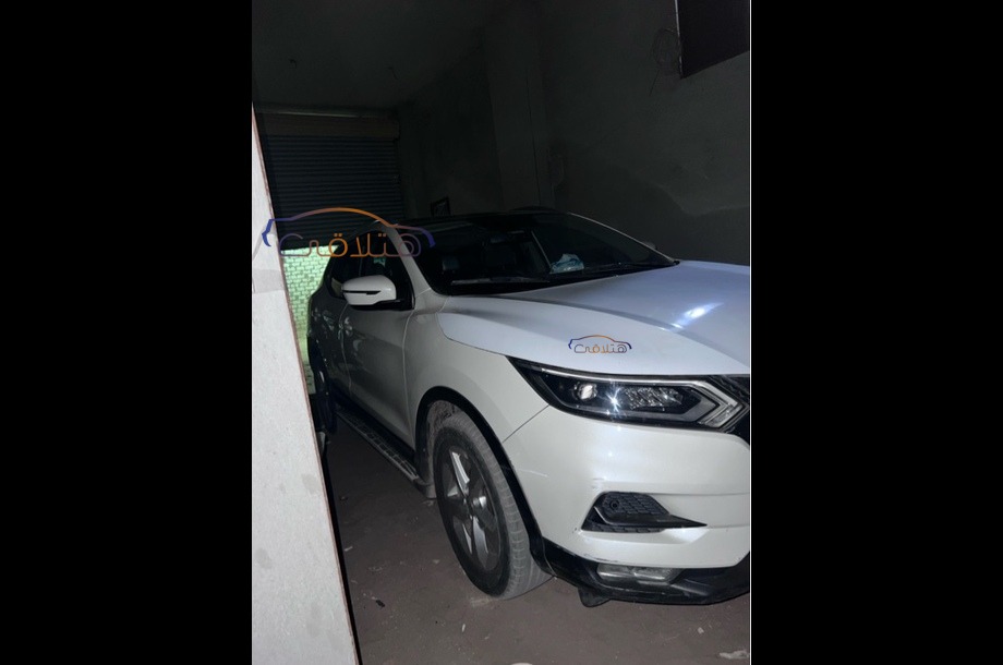 Qashqai Nissan أبيض