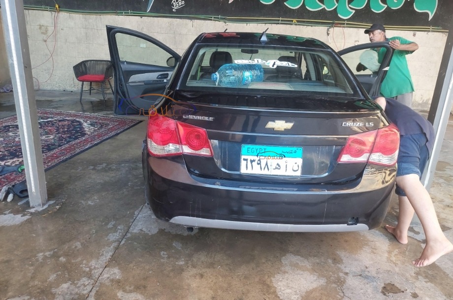 Cruze Chevrolet أسود