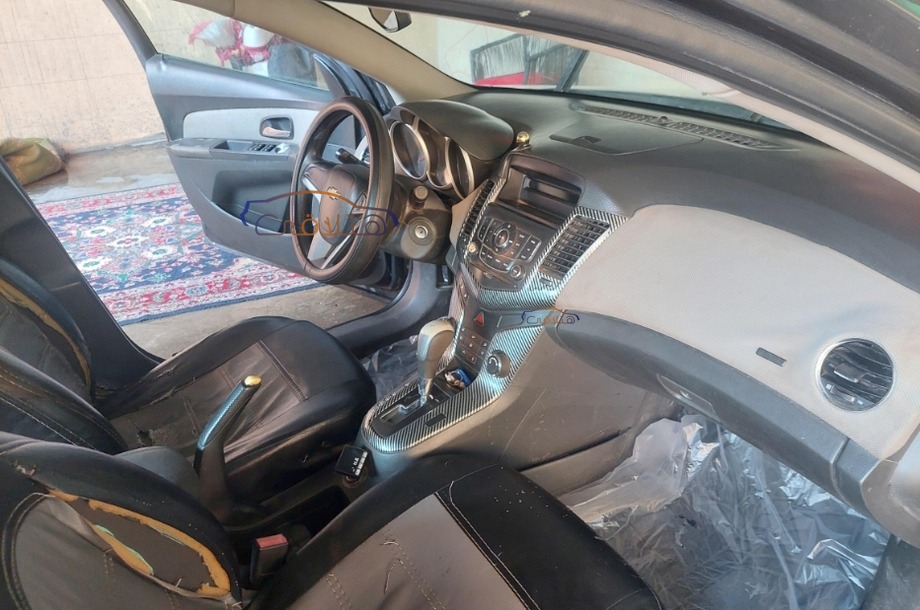 Cruze Chevrolet أسود