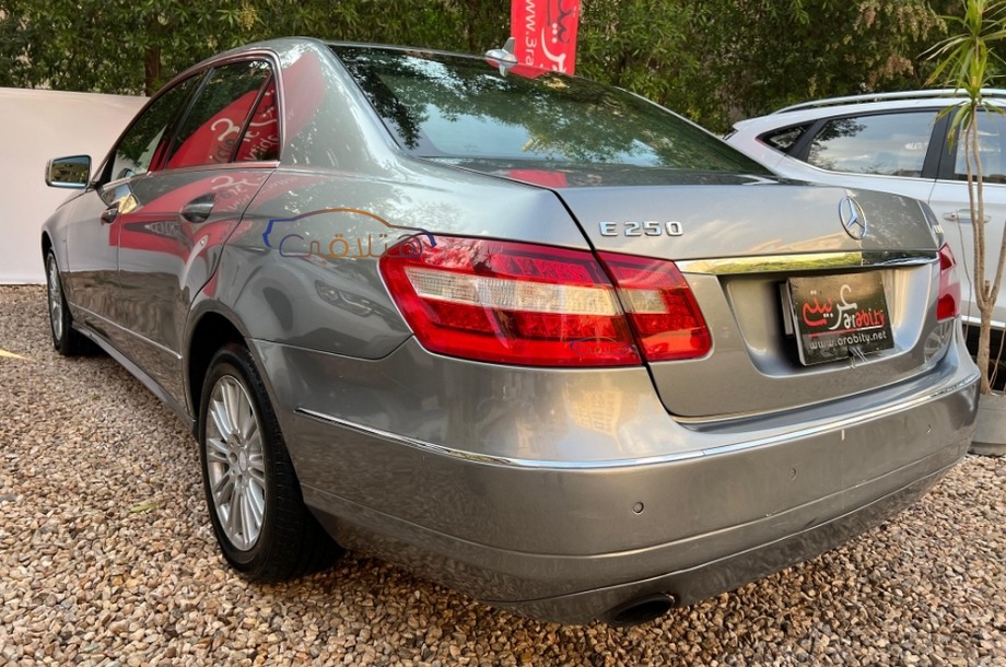 E 250 Mercedes Gray
