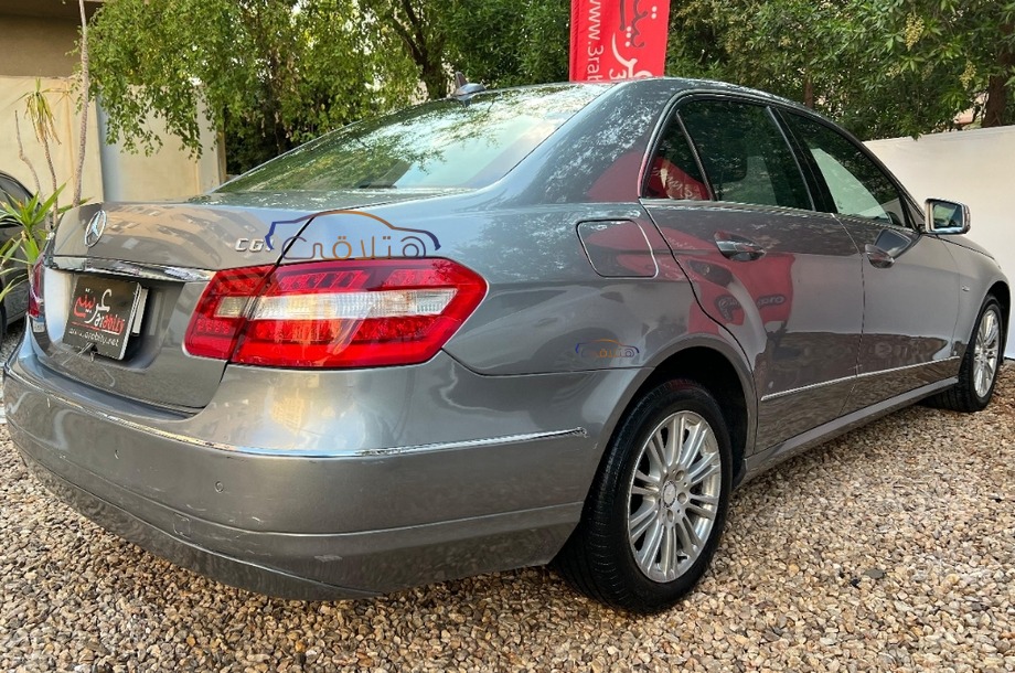 E 250 Mercedes Gray