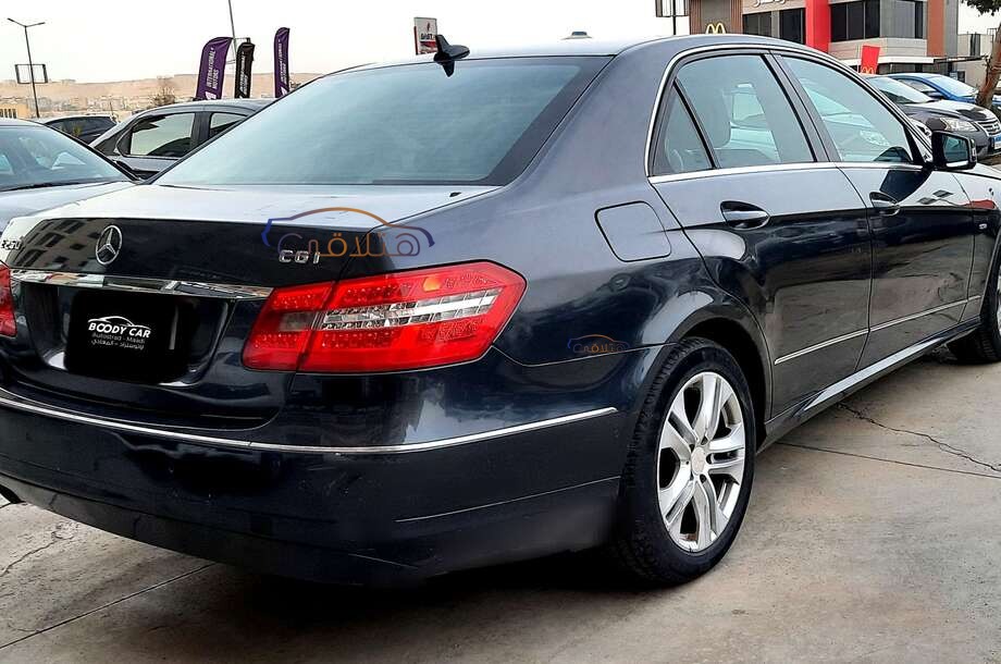 E 250 Mercedes رمادي