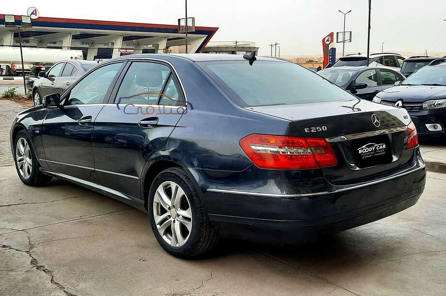 E 250 Mercedes رمادي