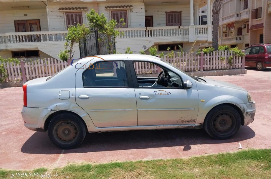 Logan Renault فضي