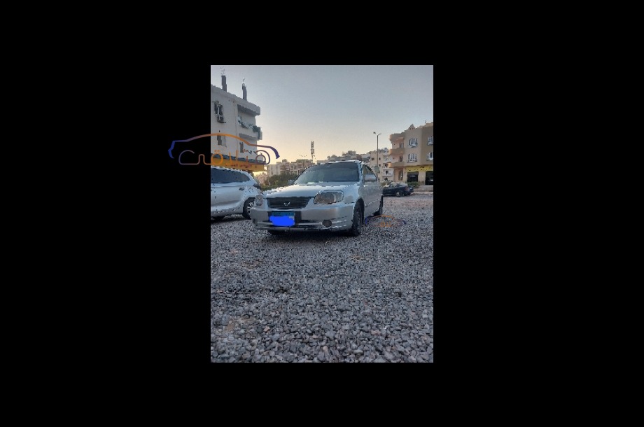 Verna Hyundai فضي