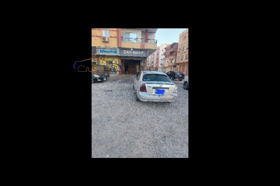 Verna Hyundai فضي