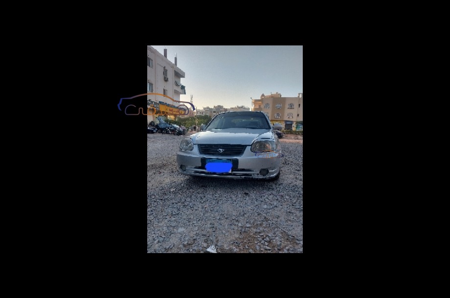 Verna Hyundai فضي