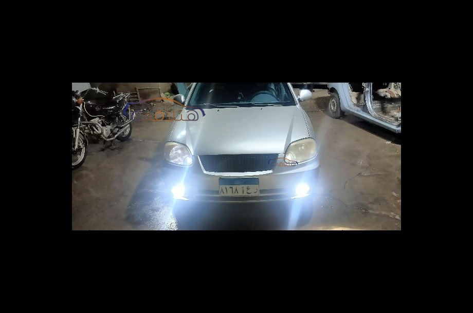 Verna Hyundai فضي