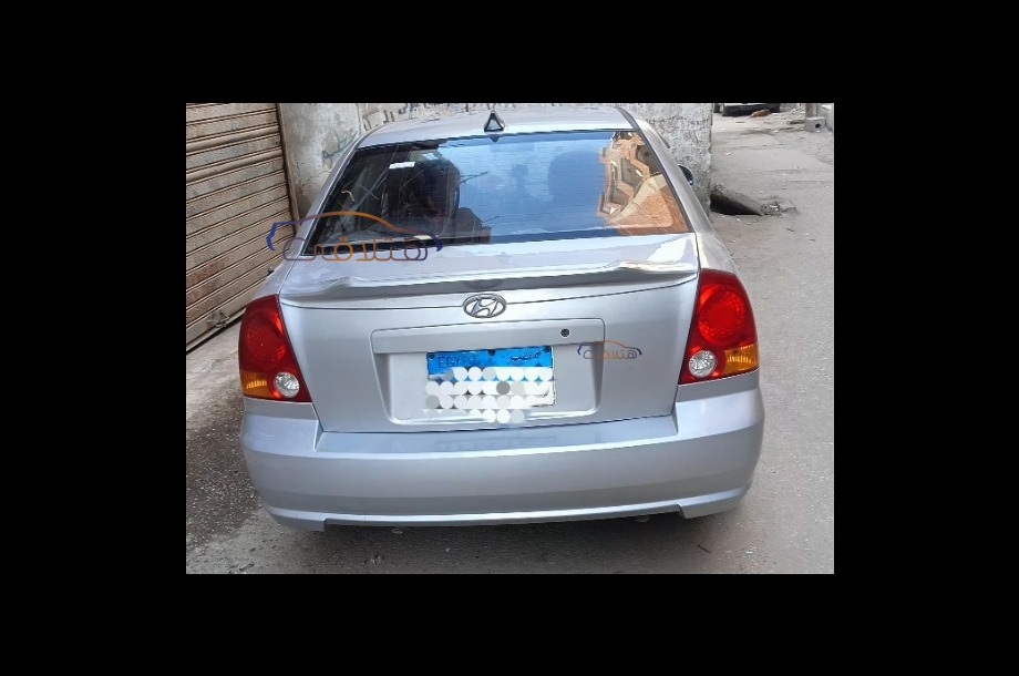 Verna Hyundai فضي