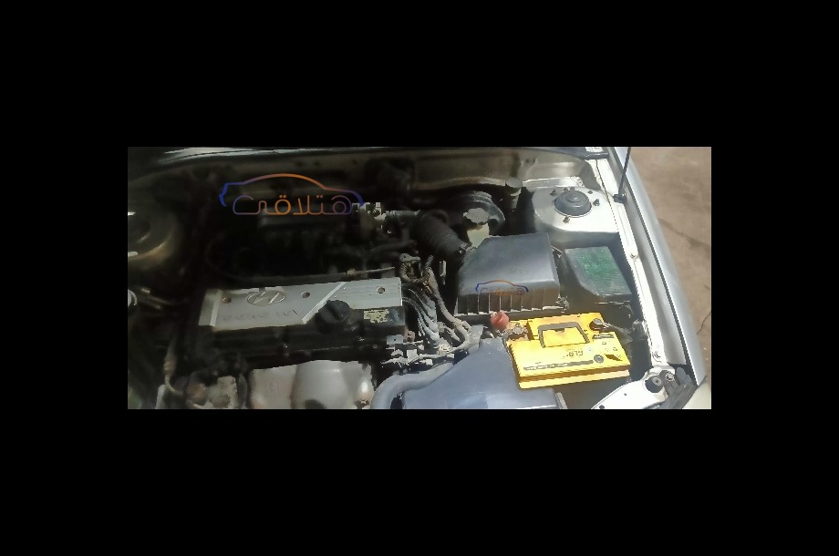 Verna Hyundai فضي