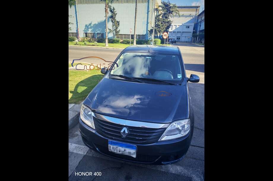 Logan Renault أسود