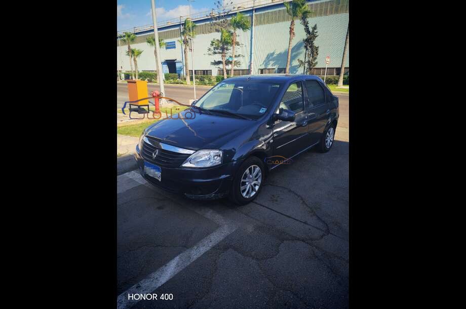 Logan Renault أسود