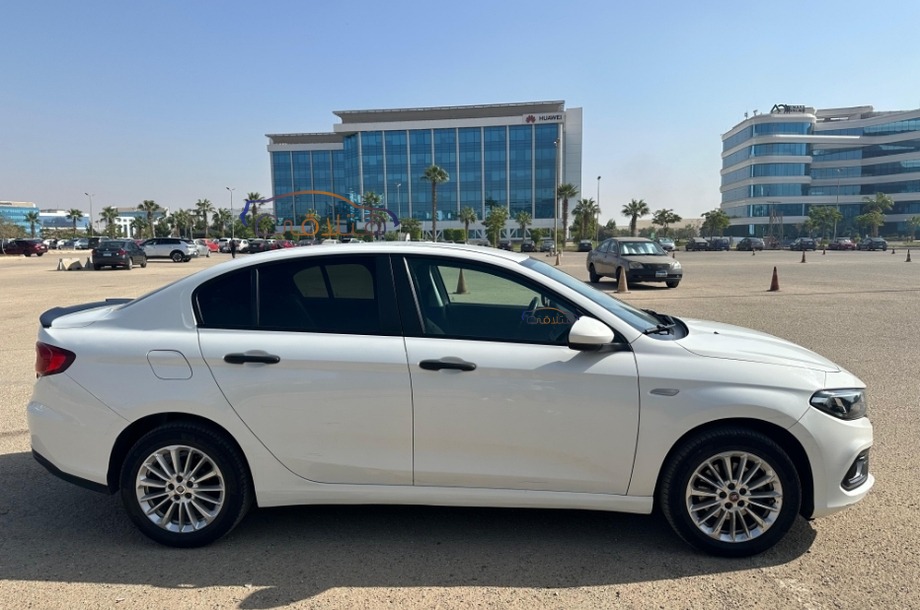 Tipo Fiat أبيض