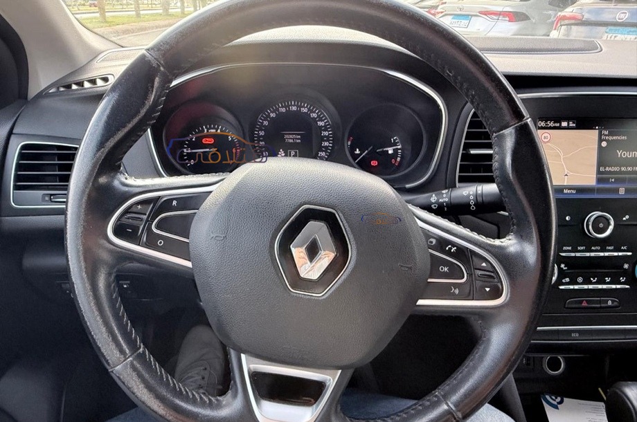 Megane Renault برونزي