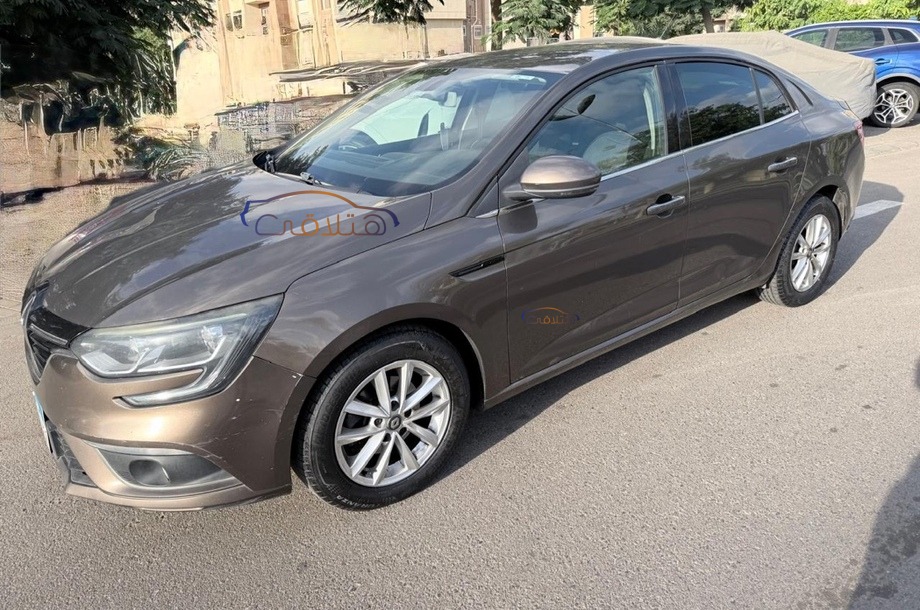 Megane Renault برونزي