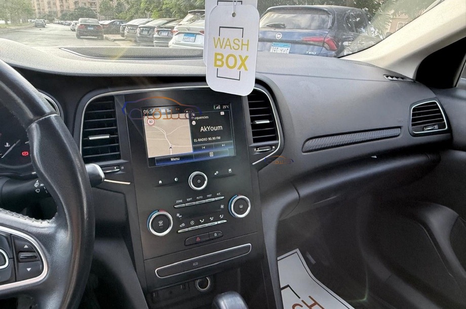 Megane Renault برونزي