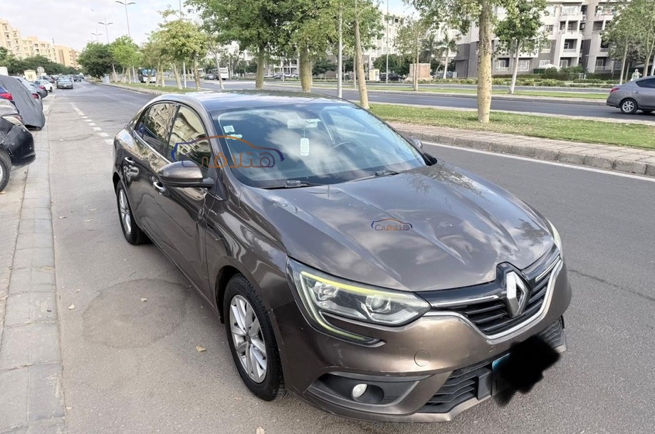 Megane Renault برونزي