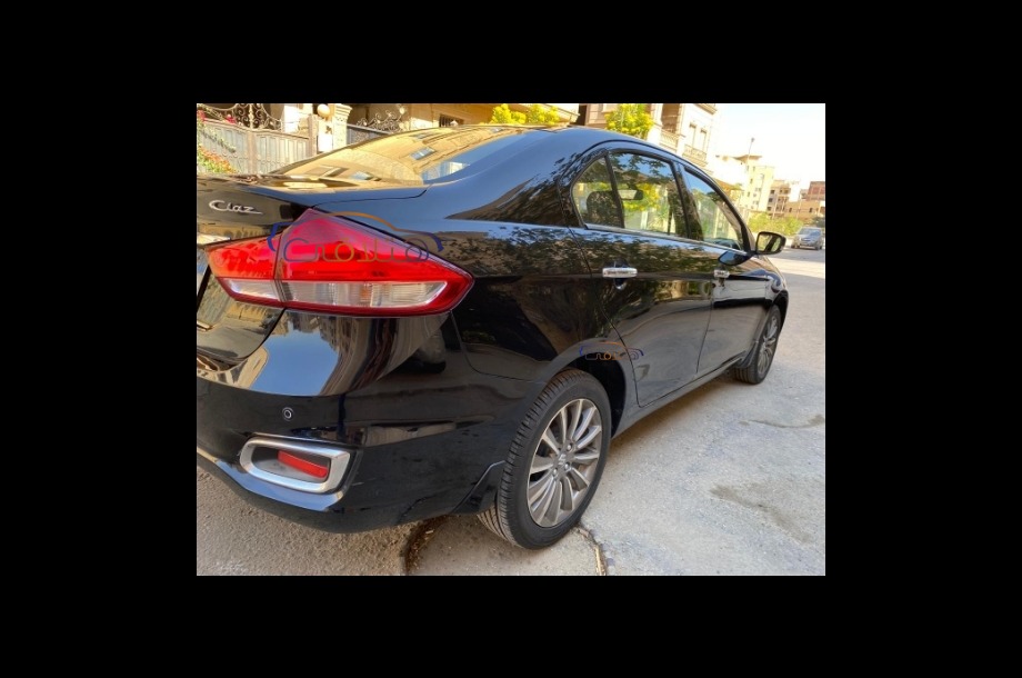 Ciaz Suzuki أسود