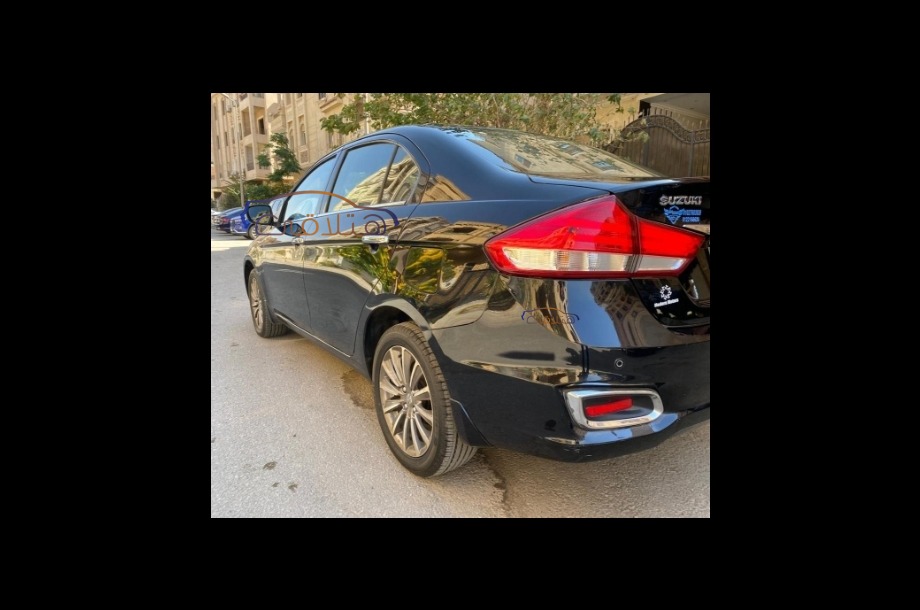 Ciaz Suzuki أسود