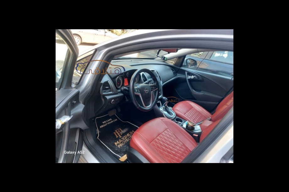 Astra Opel فضي
