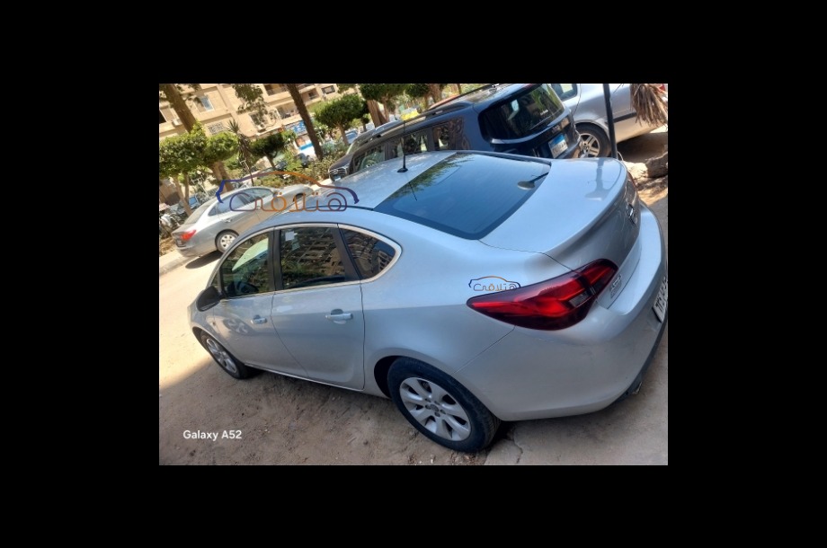 Astra Opel فضي