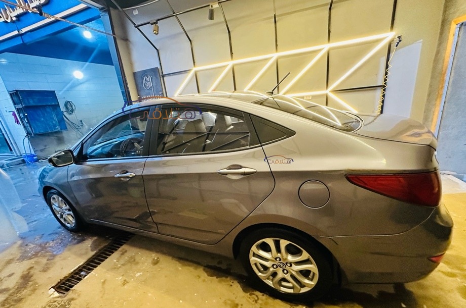 Accent RB Hyundai فضي
