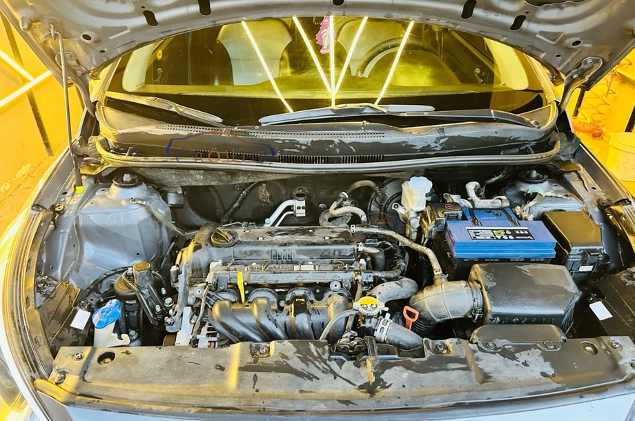 Accent RB Hyundai فضي