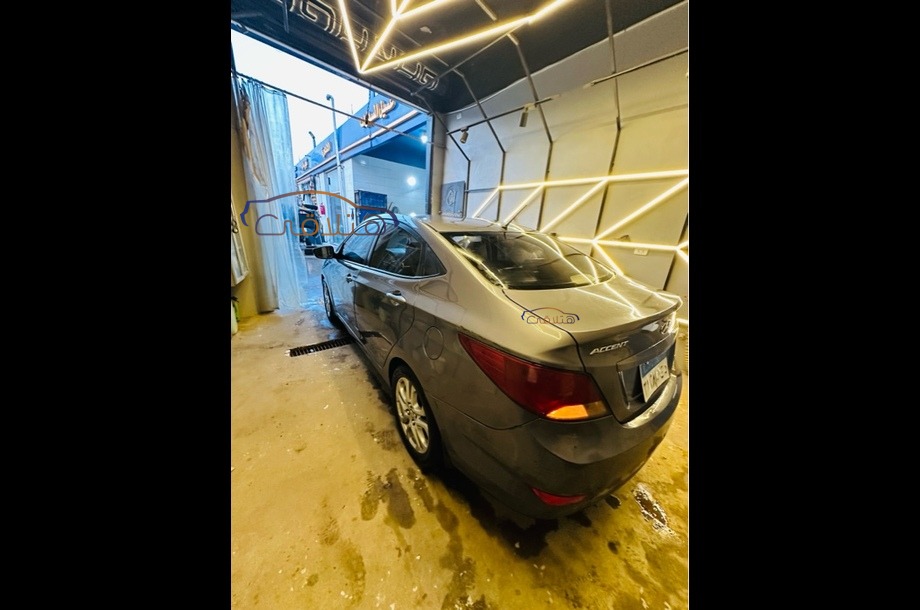 Accent RB Hyundai فضي