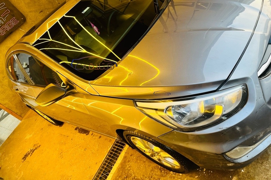 Accent RB Hyundai فضي