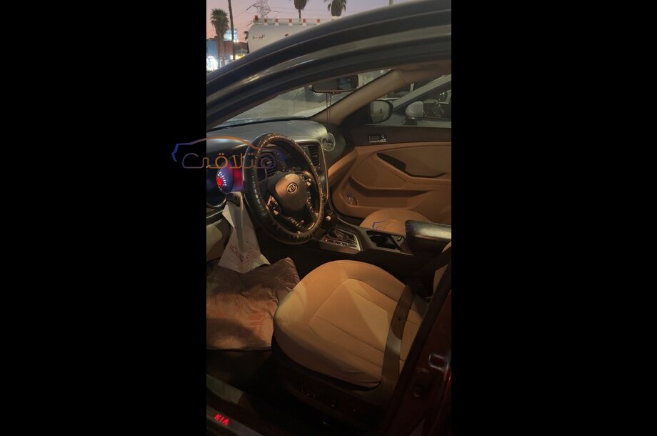 Optima Kia اخضر غامق