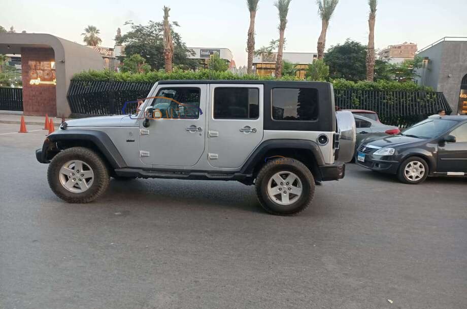 Wrangler Jeep فضي