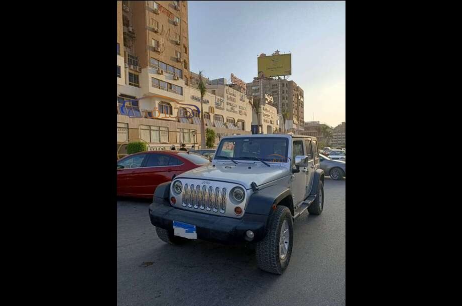 Wrangler Jeep فضي