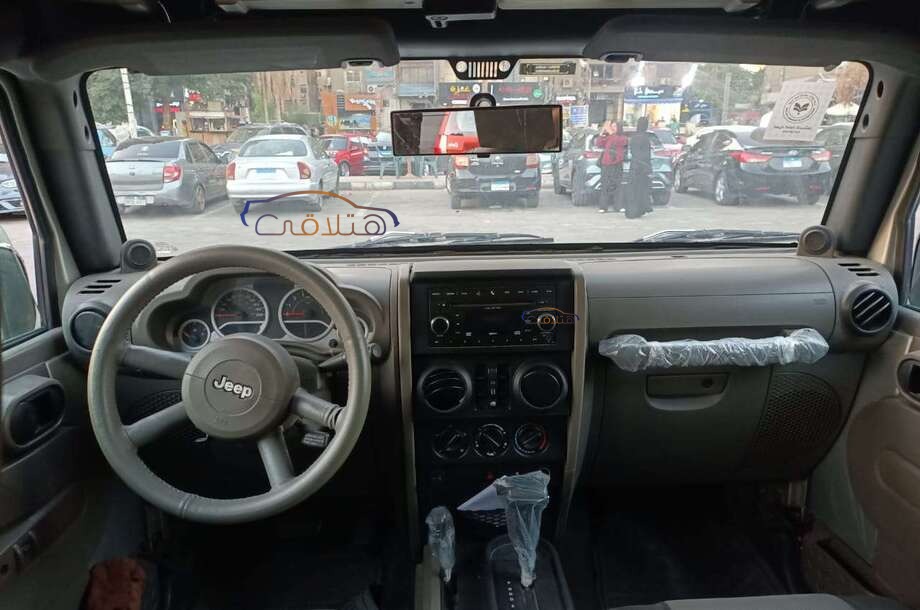 Wrangler Jeep فضي