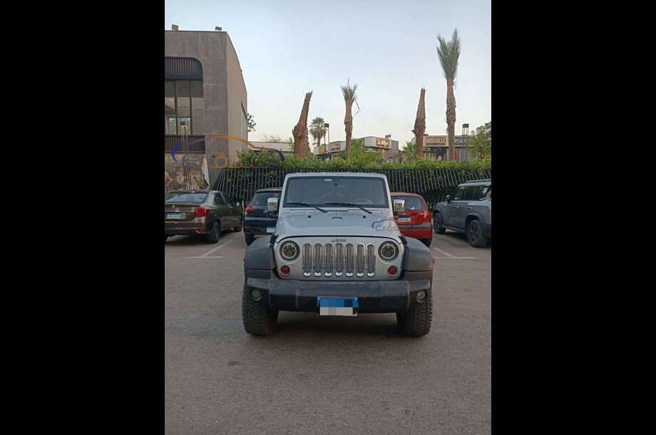 Wrangler Jeep فضي