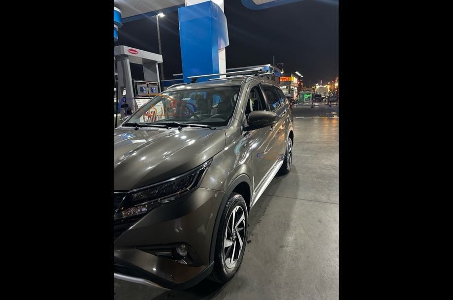 Rush Toyota رمادي