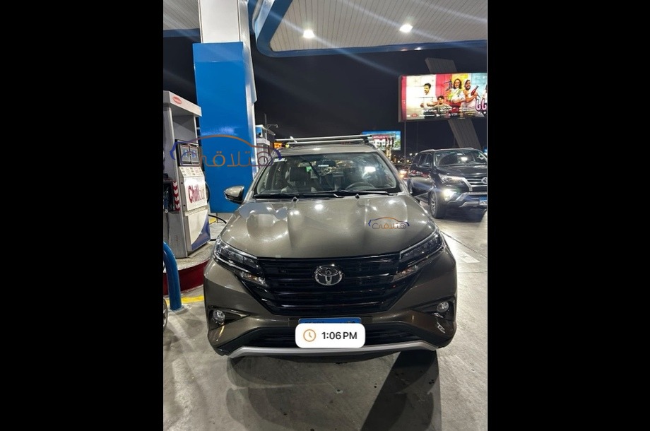 Rush Toyota رمادي