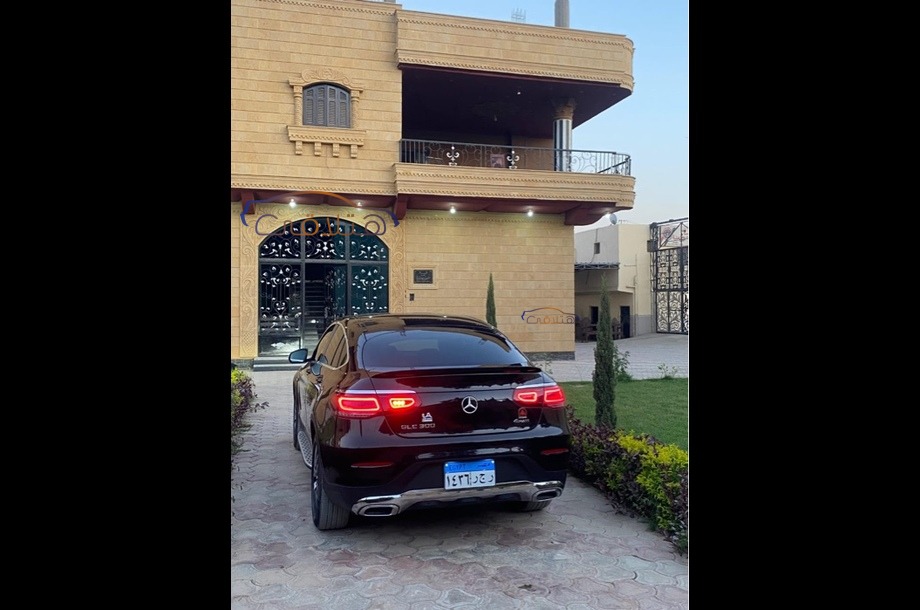 GLC 300 Mercedes Black