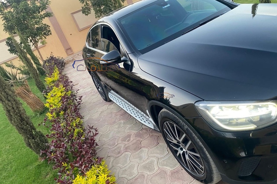 GLC 300 Mercedes Black