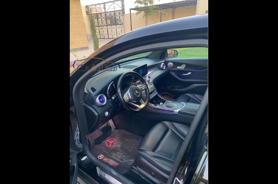 GLC 300 Mercedes Black